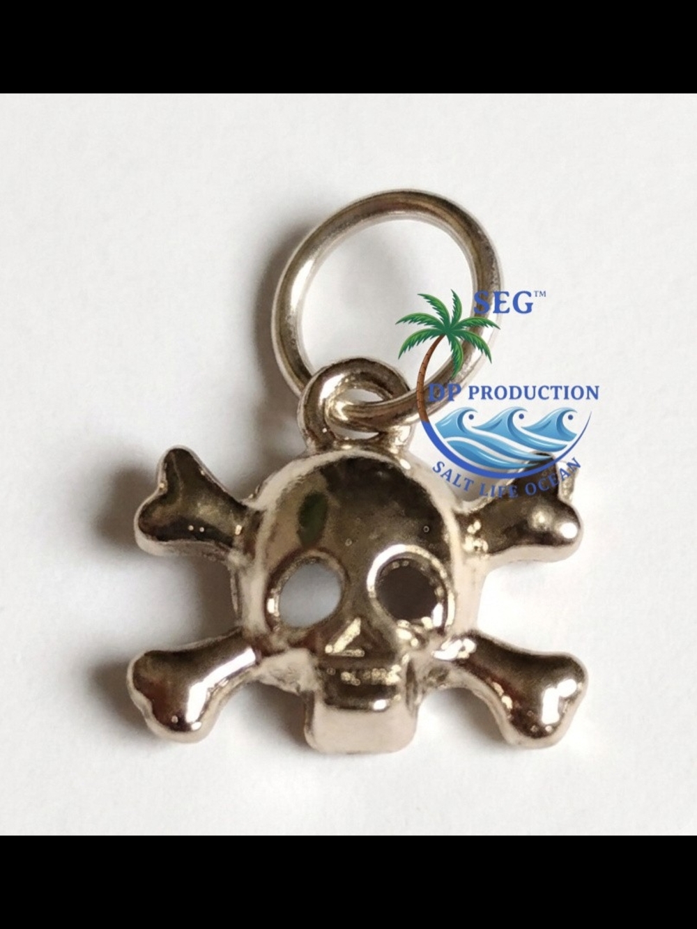 Silver Skull & Crossbones Charm Pendant